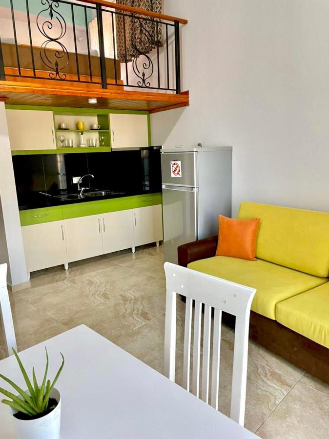 Crown Deluxe Apartments Sarande Exterior photo
